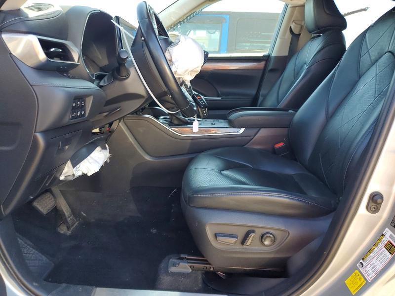 2021 Toyota Highlander Hybrid Platinum