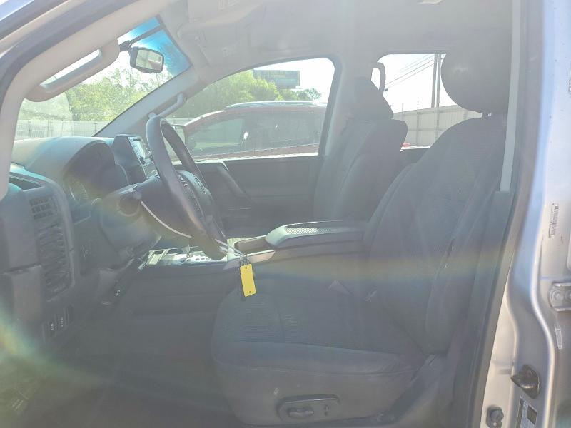 2014 Nissan Titan SV