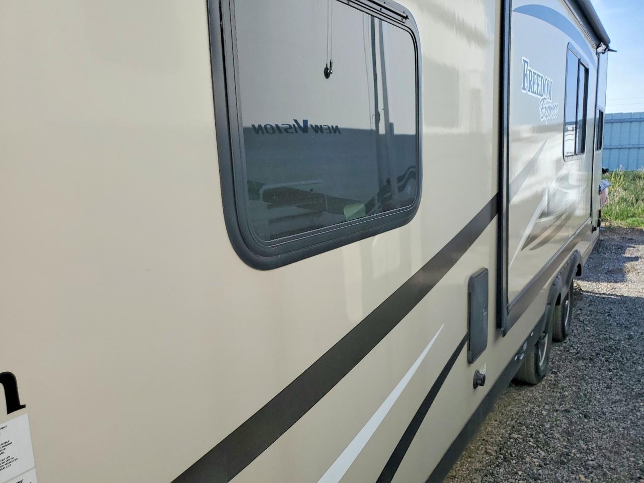2017 Coachmen Trailers-Trailer