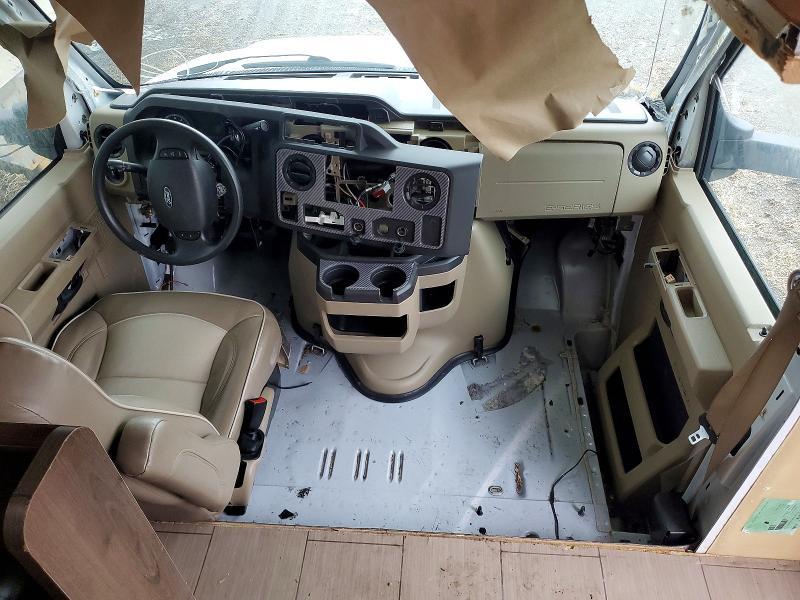 2019 Ford Econoline E450 Super Duty Cutaway Van