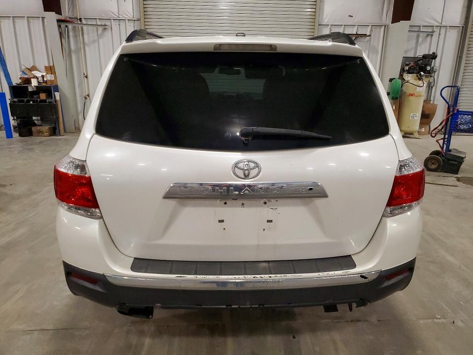 2012 Toyota Highlander se