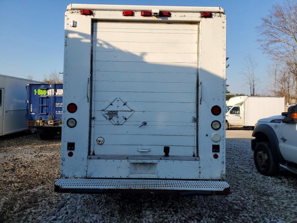 2001 Freightliner MT45 Chassis Delivery Truck