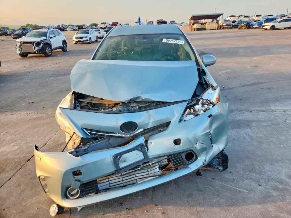 2014 Toyota Prius v Five