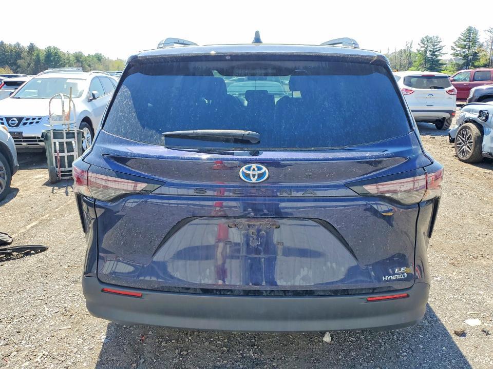 2023 Toyota Sienna le