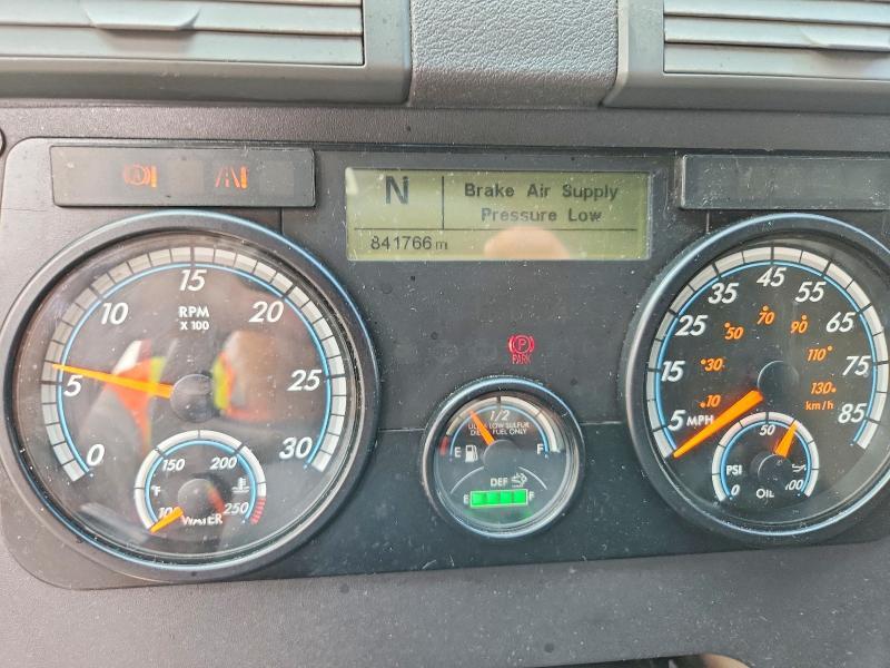 2017 Freightliner Cascadia 125 Semi Truck