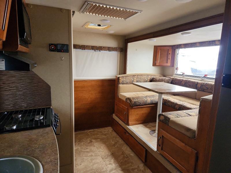 2015 Lance Camper