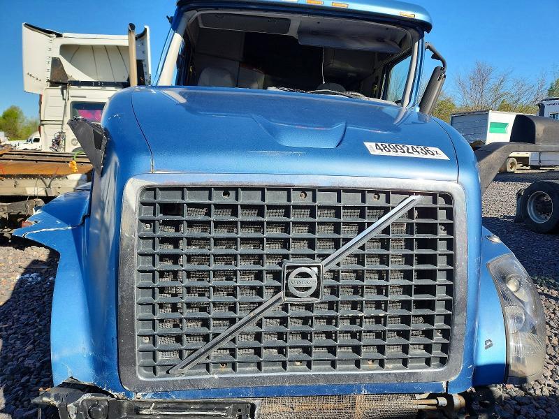 2012 Volv O VNL Semi Truck