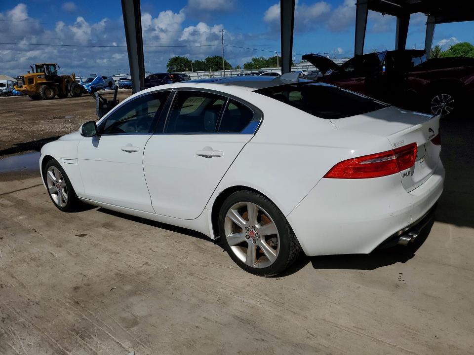 2017 Jaguar Xe Prestige