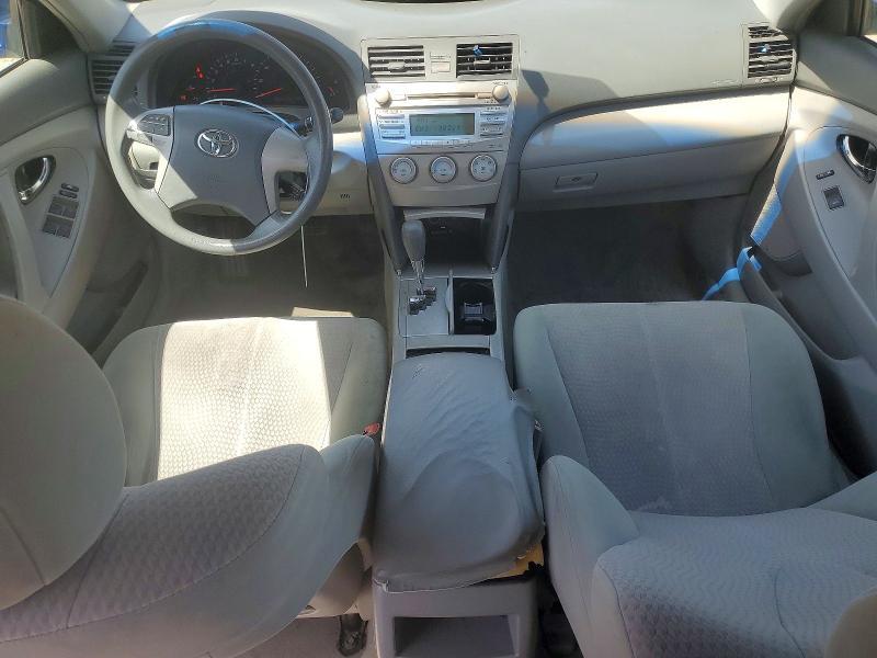 2010 Toyota Camry le