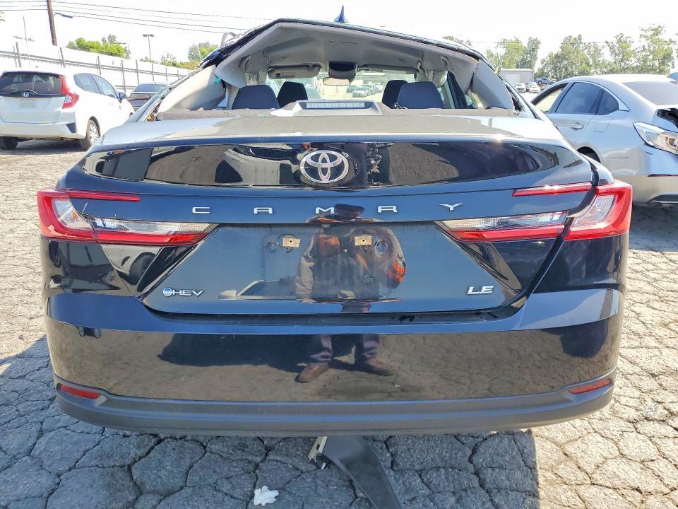 2025 Toyota Camry le