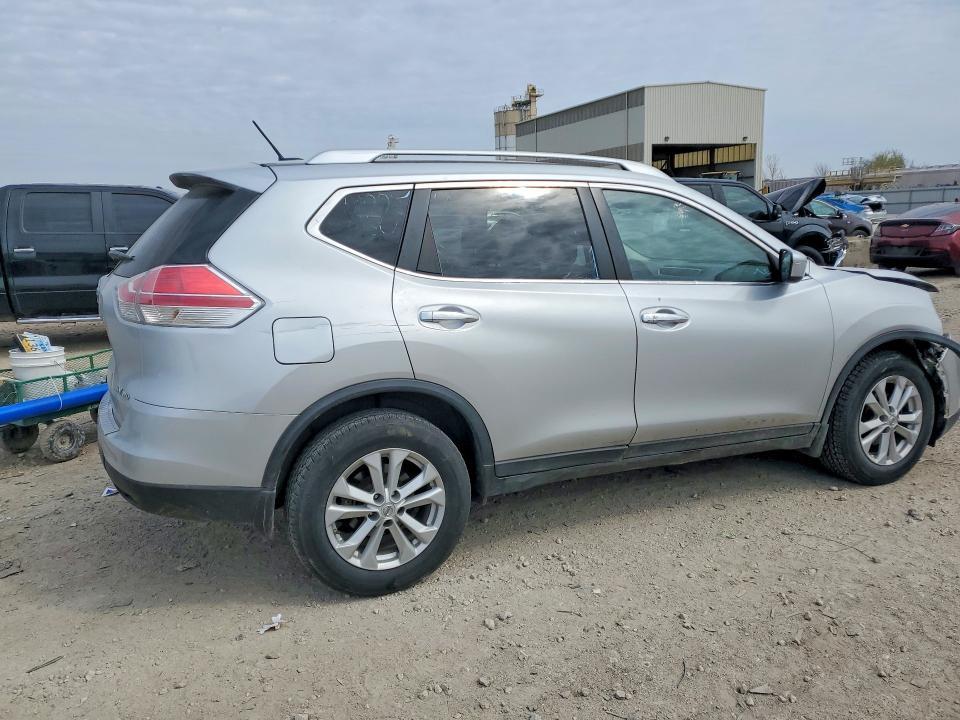 2015 Nissan Rogue sv