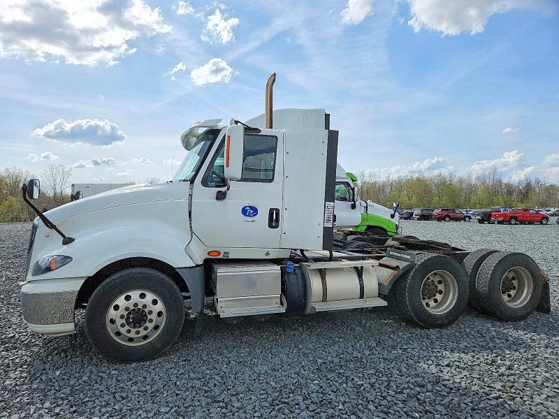 2015 International LF687 Semi Truck