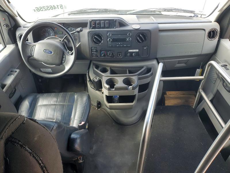 2011 Ford E450 Shuttle Bus