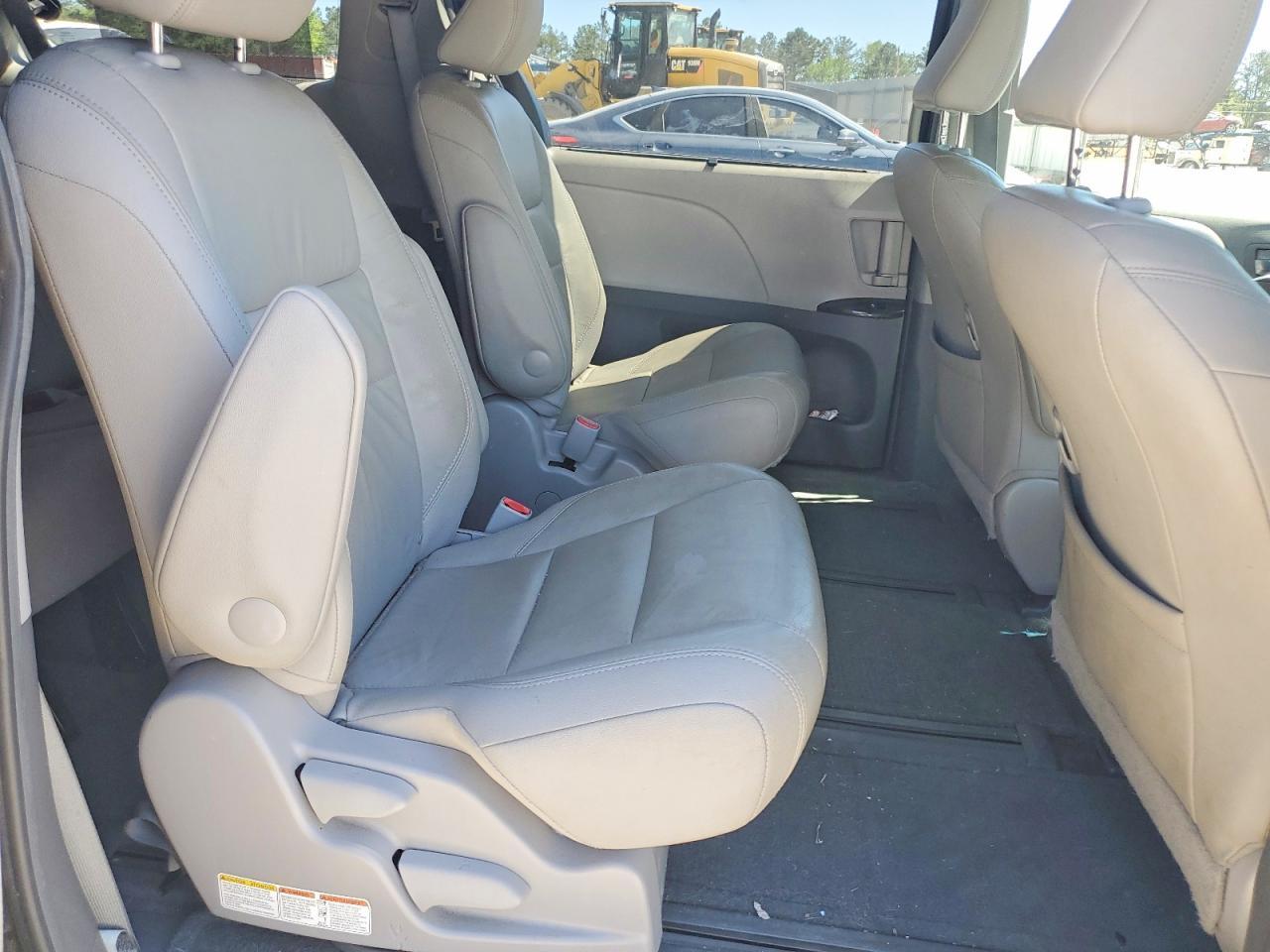 2015 Toyota Sienna xle 7-passenger