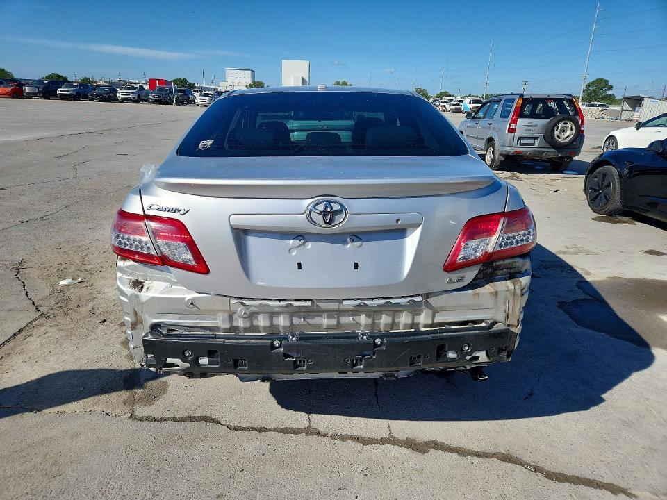 2011 Toyota Camry le