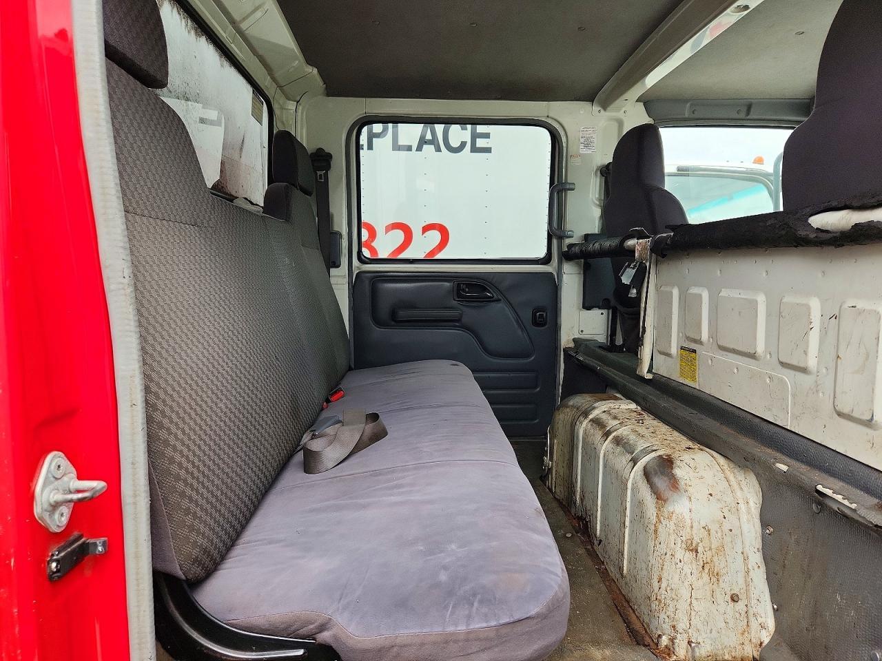 2009 Isuzu NPR BOX Truck