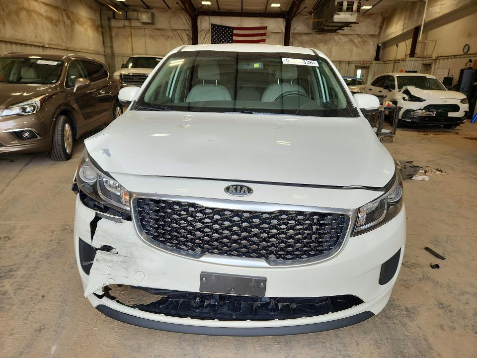 2017 KIA Sedona lx