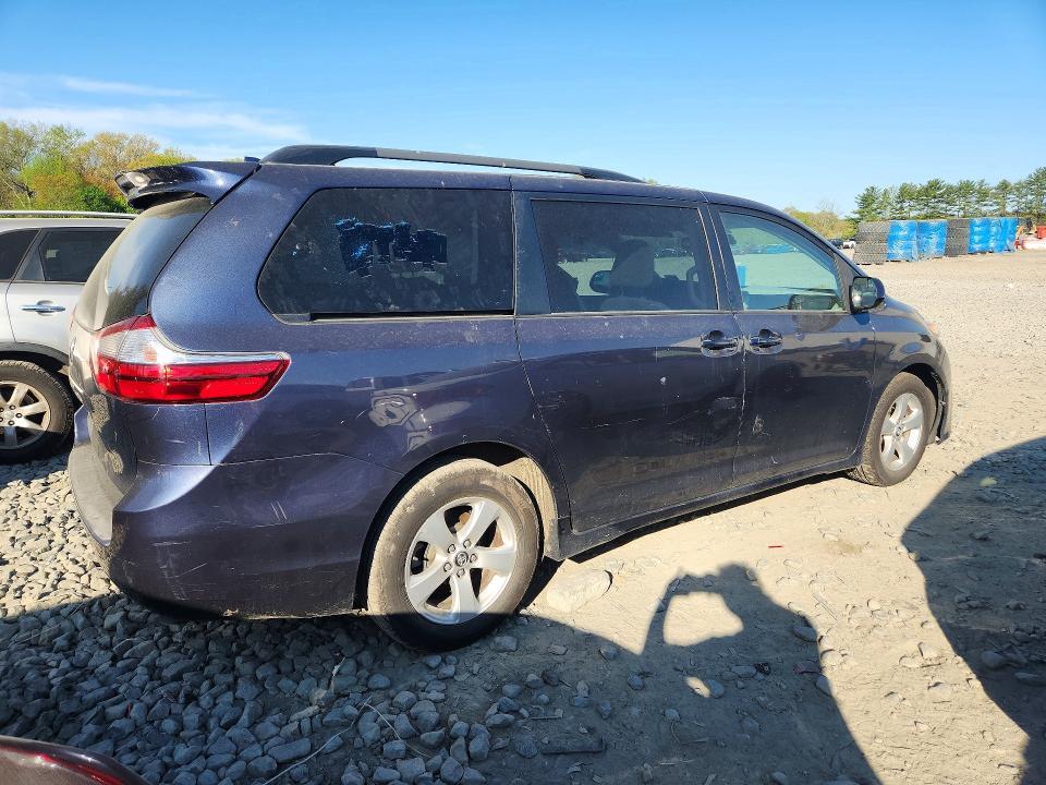 2018 Toyota Sienna le