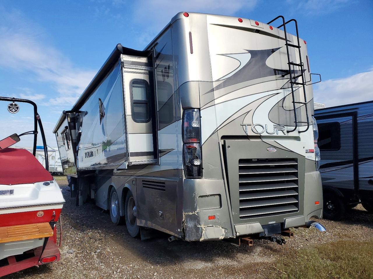 2013 Frht 2013 Winnebago Tour RV