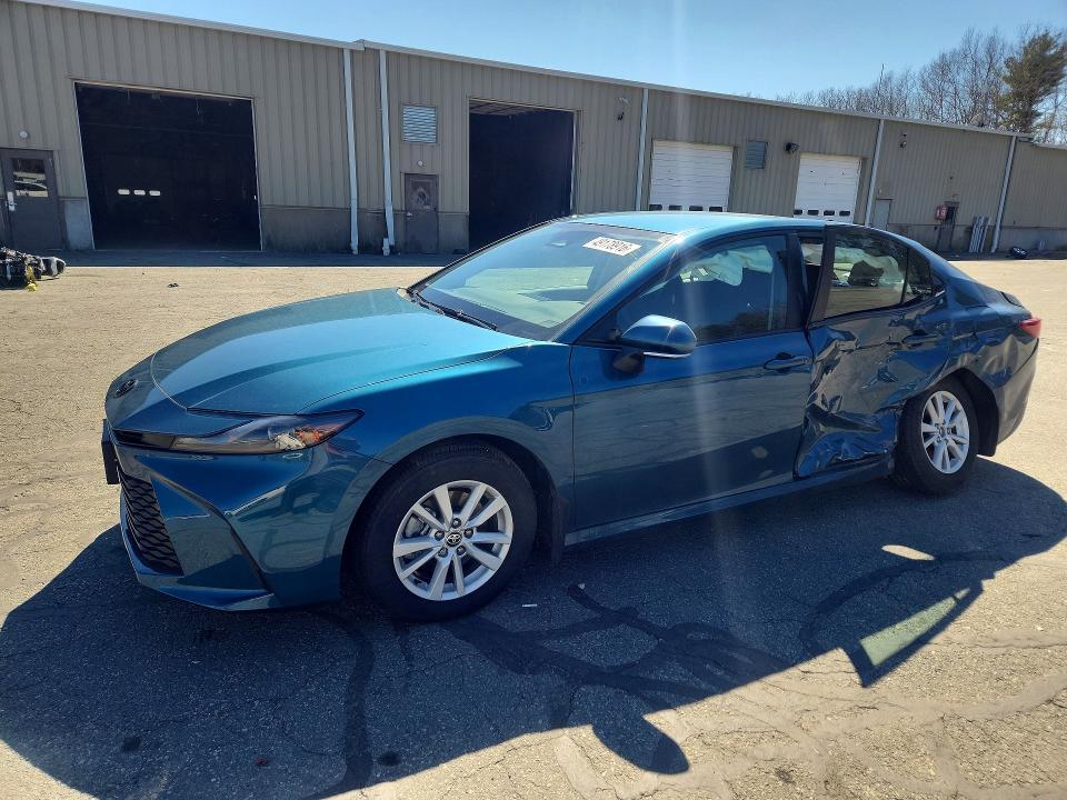 2026 Toyota Camry le