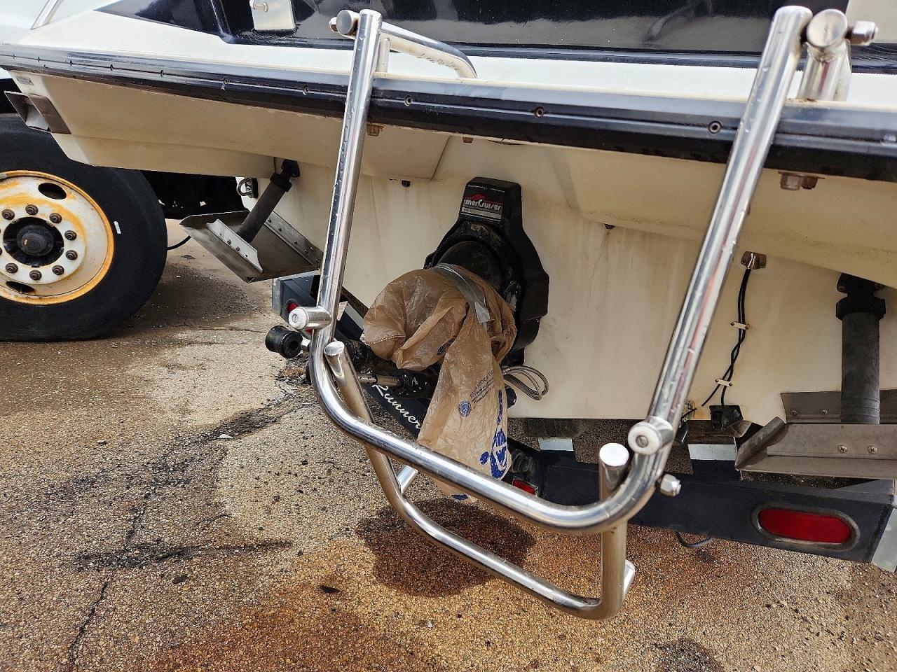 1988 Formula Boat 242-Boat