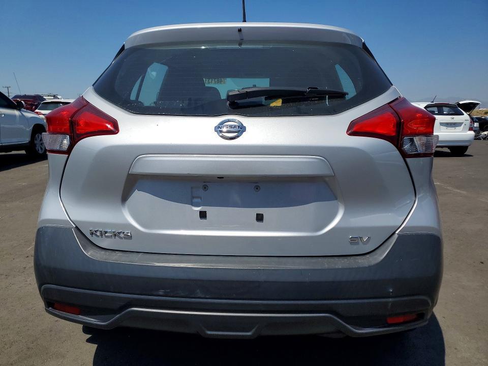 2018 Nissan Kicks sv