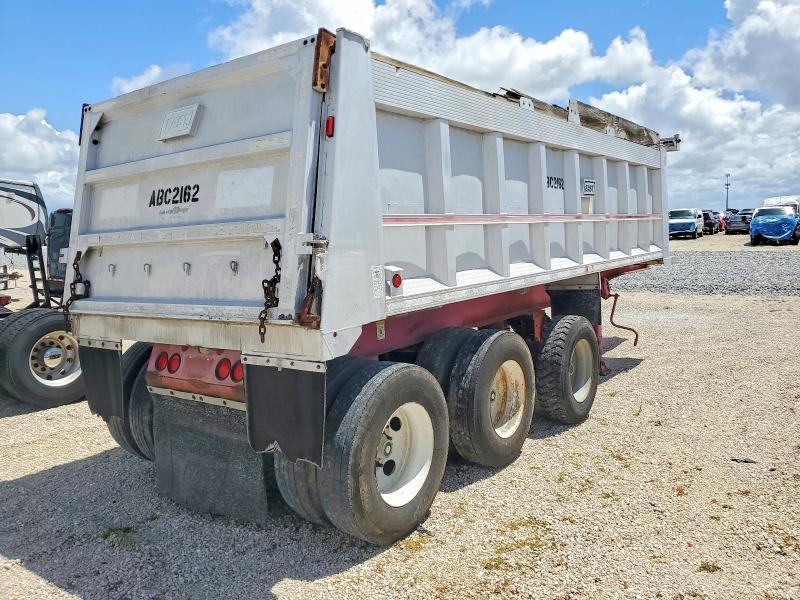 2004 East Manufacturing Heavy Duty Trucks