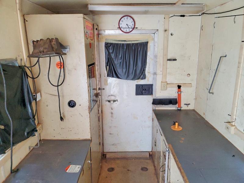 1998 Feathrlite 1998 Featherlite Fiber Optic Splicing Trailer