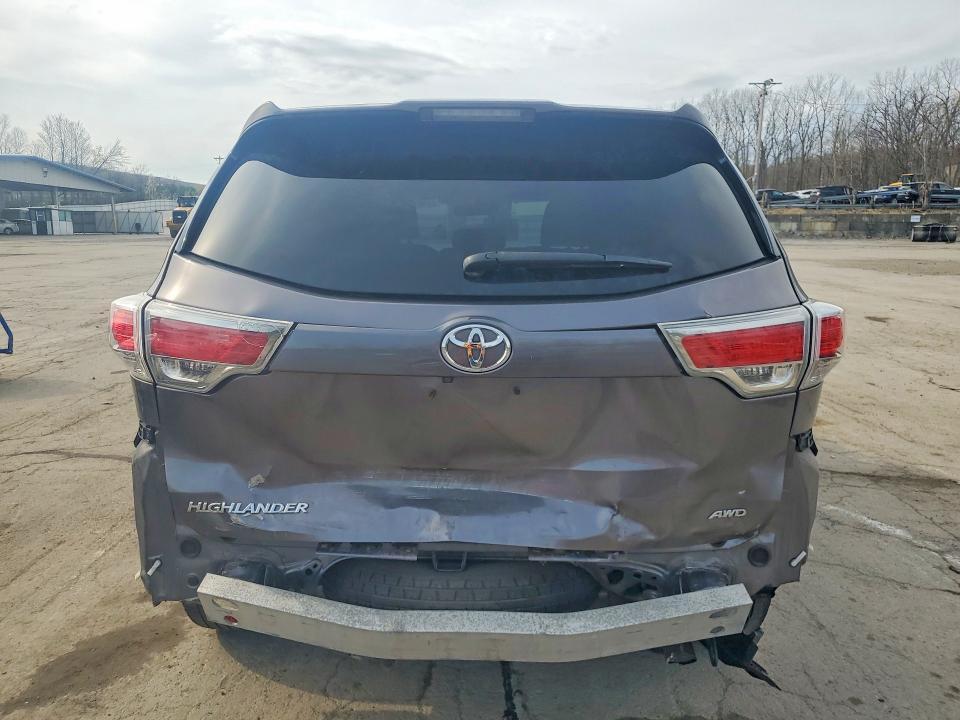 2016 Toyota Highlander le