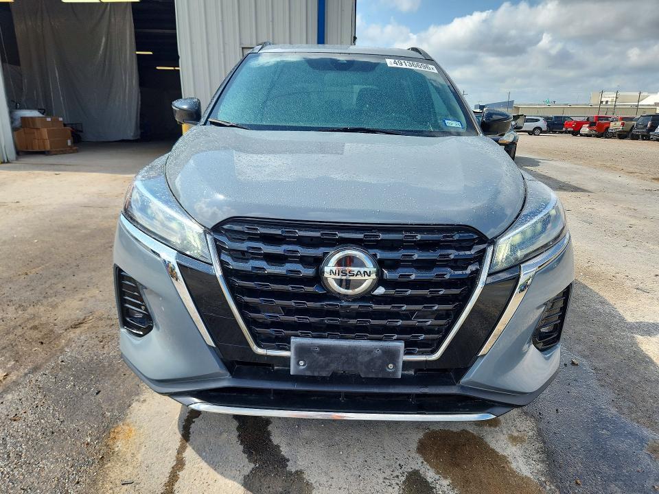 2021 Nissan Kicks sr