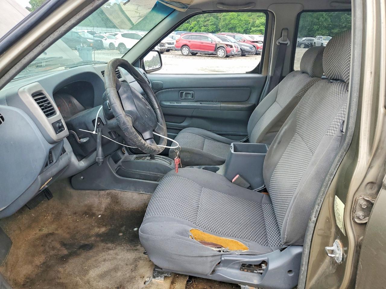 2001 Nissan Frontier XE