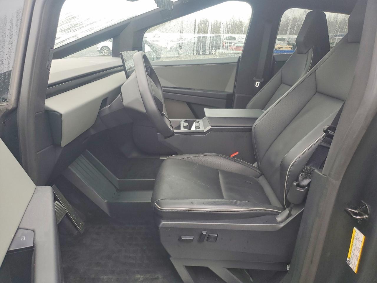 2025 Tesla Cybertruck