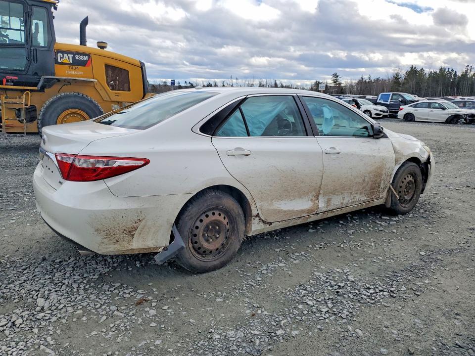 2015 Toyota Camry le