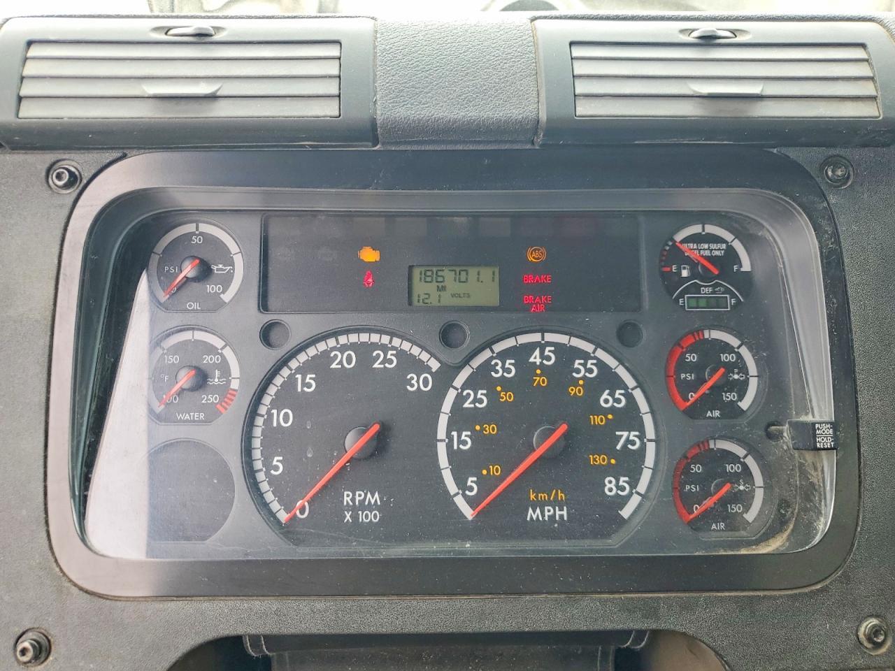 2016 Freigliner 2016 Freightliner Cascadia 125 Semi Truck