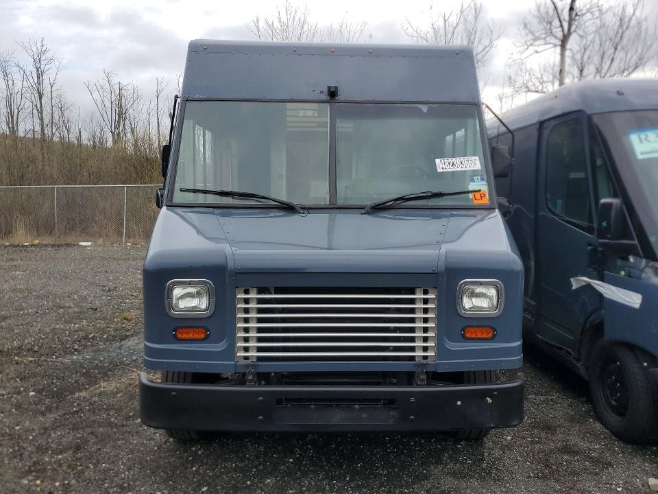 2021 Freightliner MT45G Chassis Delivery Truck