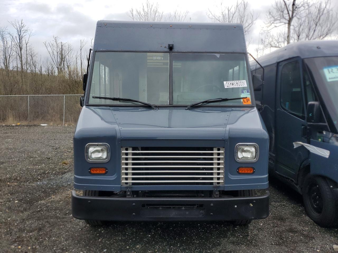 2021 Freightliner MT45G Chassis Delivery Truck