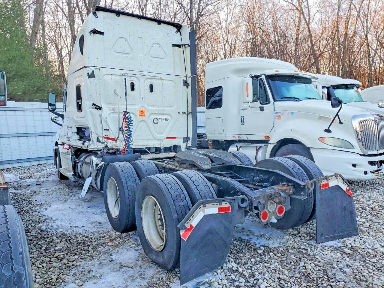 2022 Freightliner Cascadia 126 Semi Truck