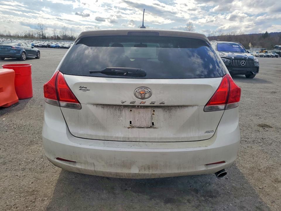 2010 Toyota Venza awd 4cyl