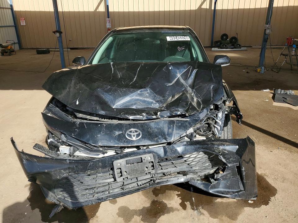 2025 Toyota Camry le