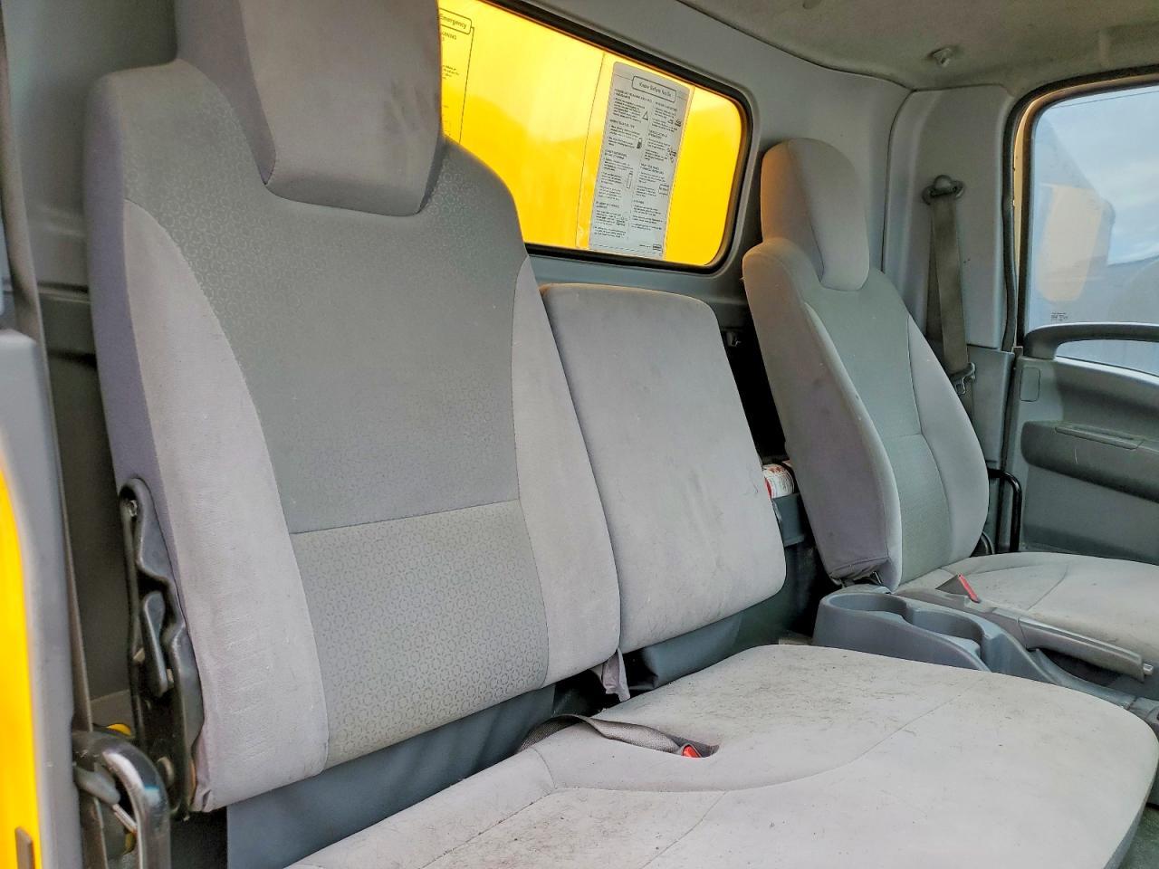 2021 Isuzu NPR HD BOX Truck