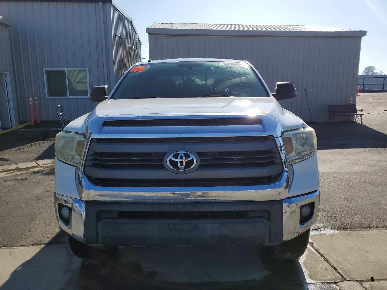 2014 Toyota Tundra SR5