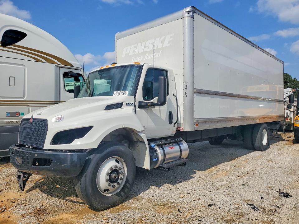 2025 International MV607 BOX Truck