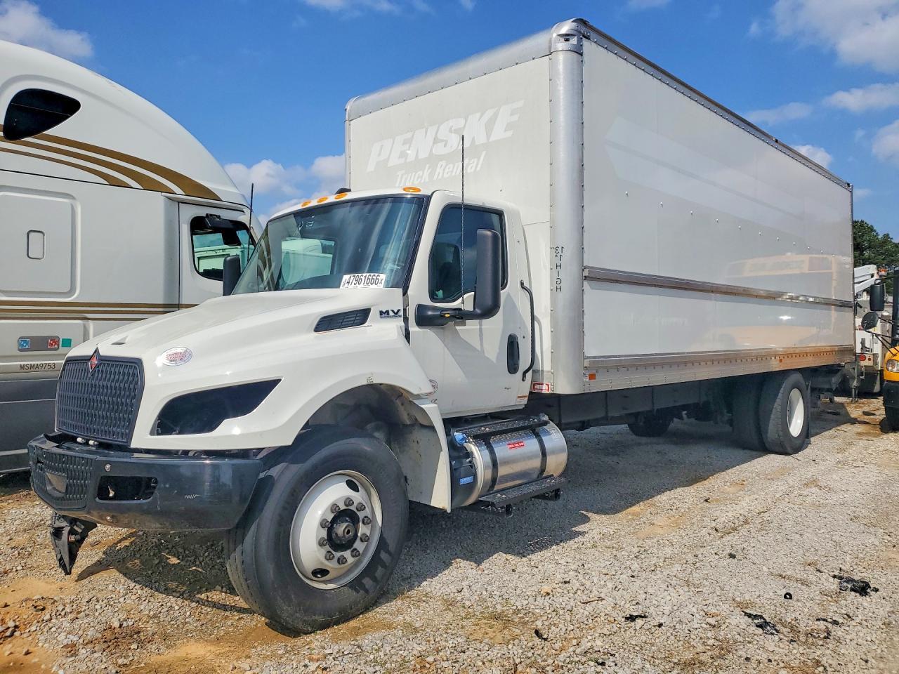 2025 International MV607 BOX Truck