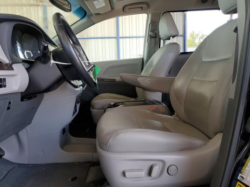 2015 Toyota Sienna xle Premium 8-passenger