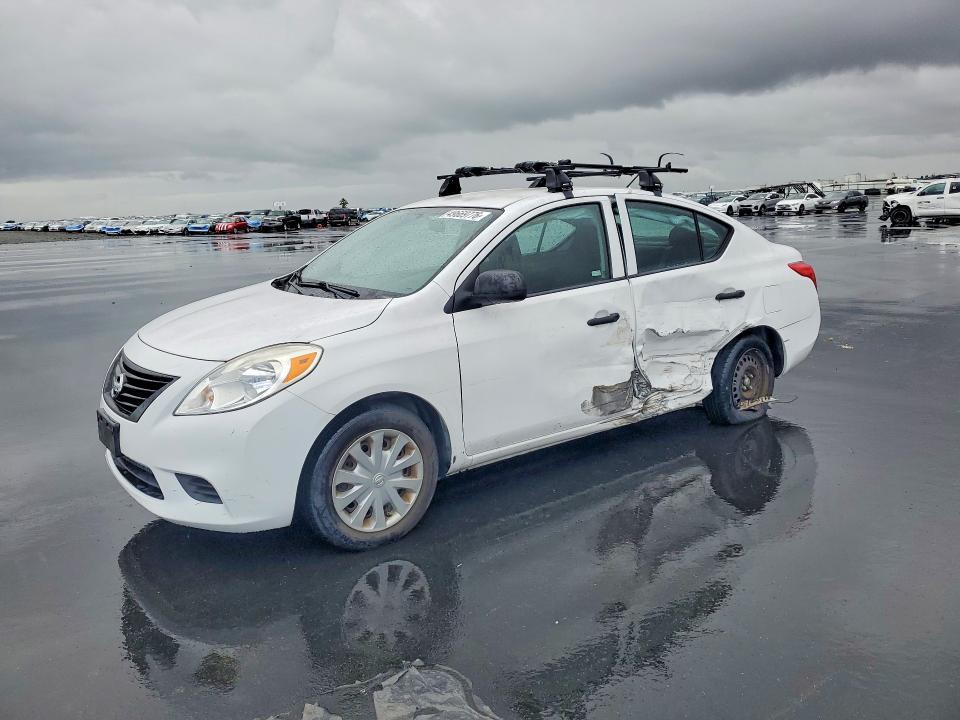 2013 Nissan Versa 1.6 s