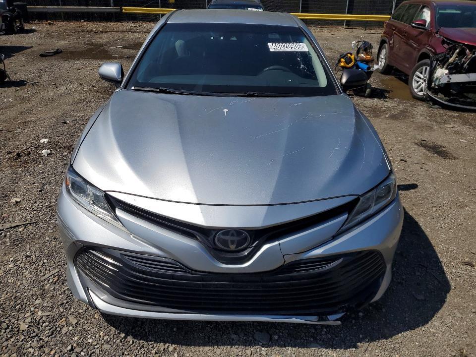 2018 Toyota Camry le