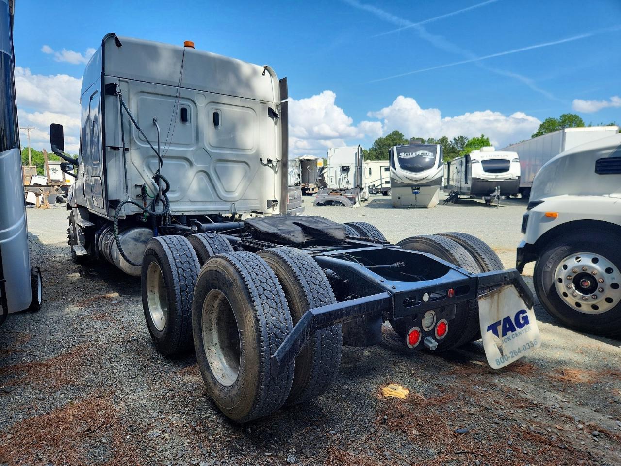 2019 Freigliner 2019 Freightliner Cascadia 126 Semi Truck