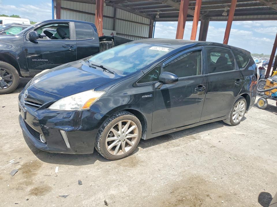 2014 Toyota Prius v Five