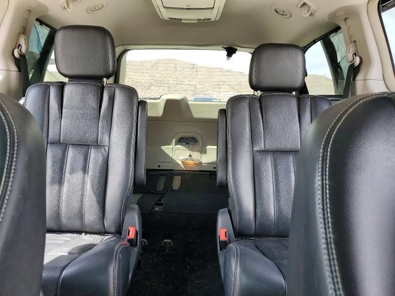 2012 Chrysler Town & Country Touring l