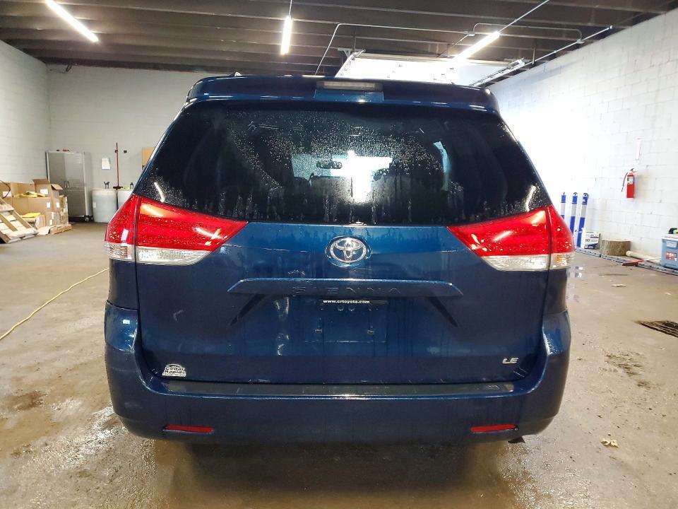 2011 Toyota Sienna le
